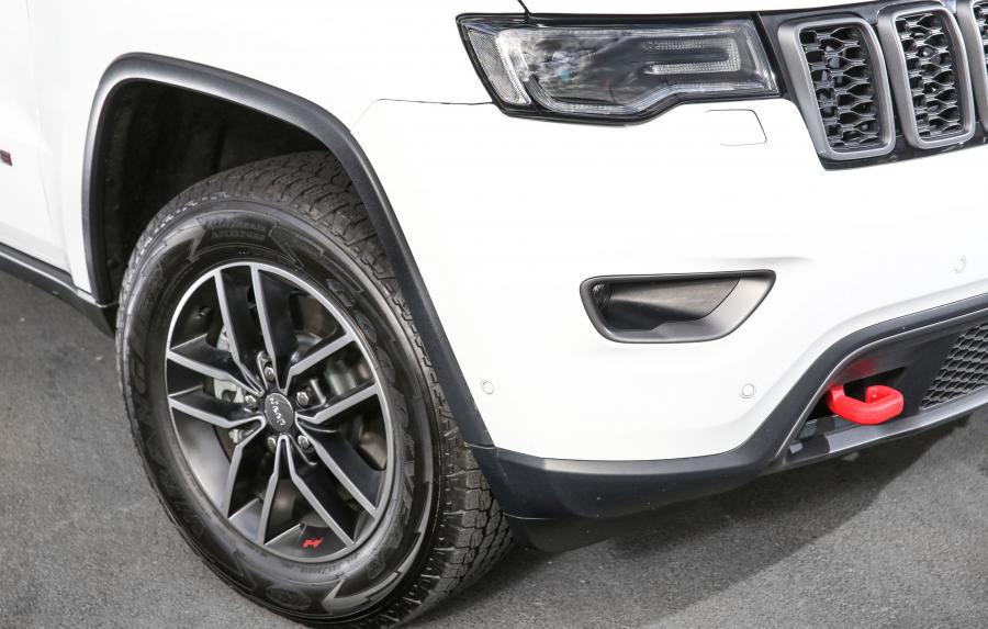 Колеса Jeep Grand Cherokee Trailhawk 2017 года  (AU) (фото 3 из 40)